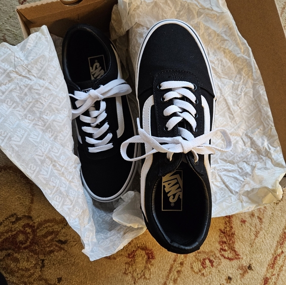 🌸NWOT Vans Ward Women's Shoes. Size: 7.5. Color: Black and White🔥 - Picture 6 of 9